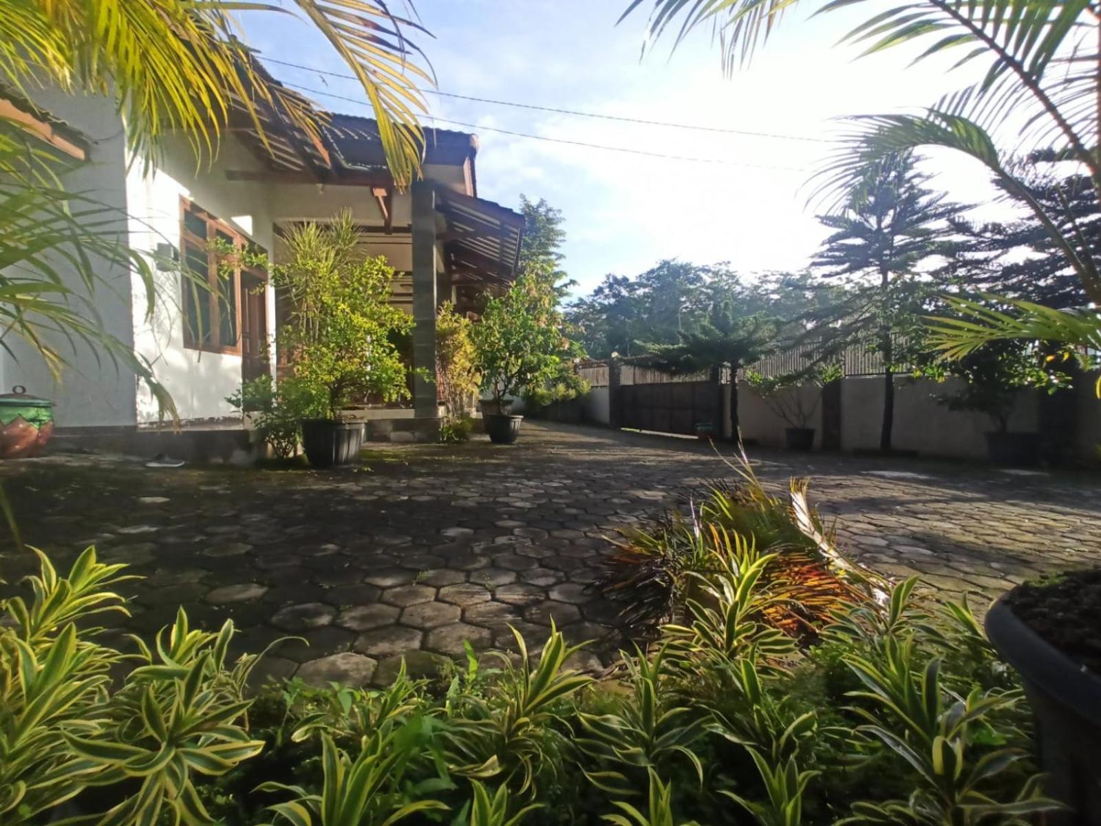 Alista Hotel Bondowoso Exterior photo