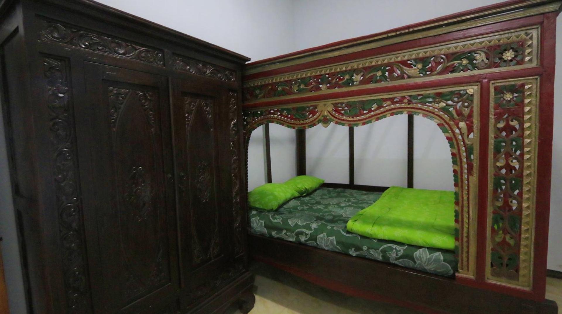 Alista Hotel Bondowoso Room photo
