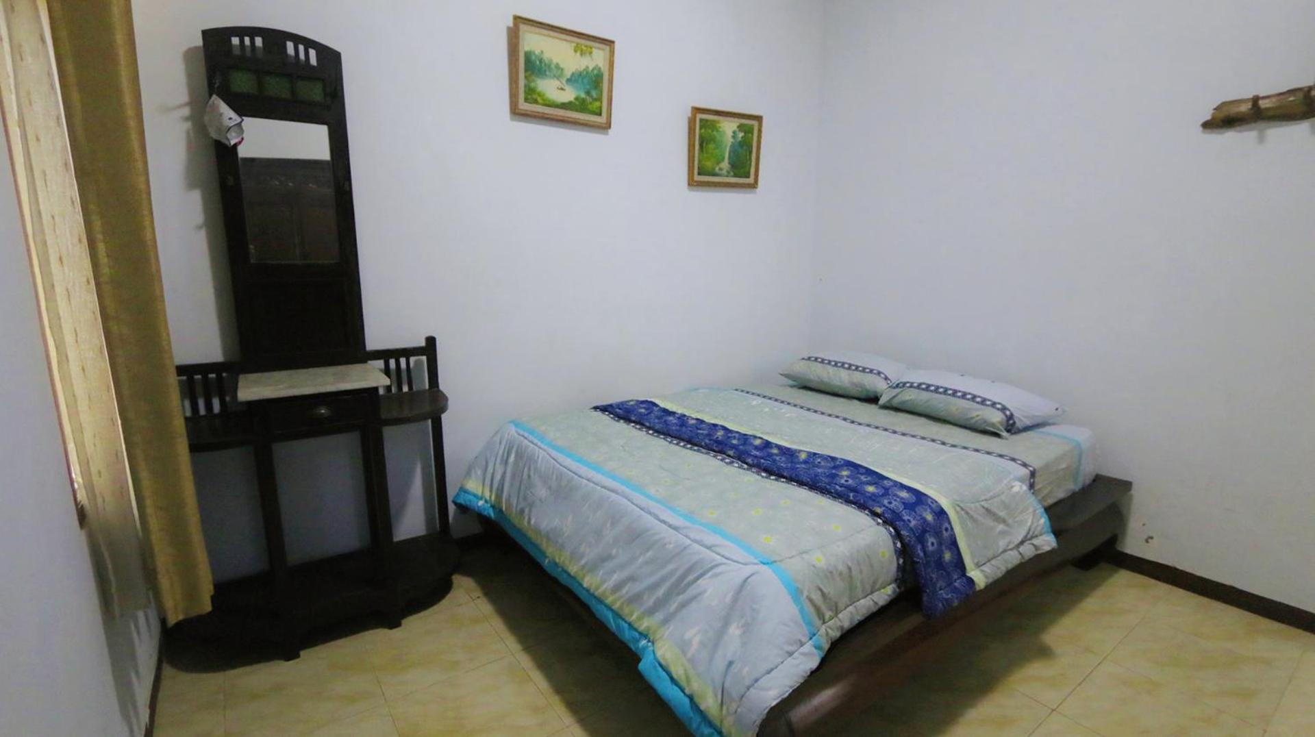 Alista Hotel Bondowoso Room photo
